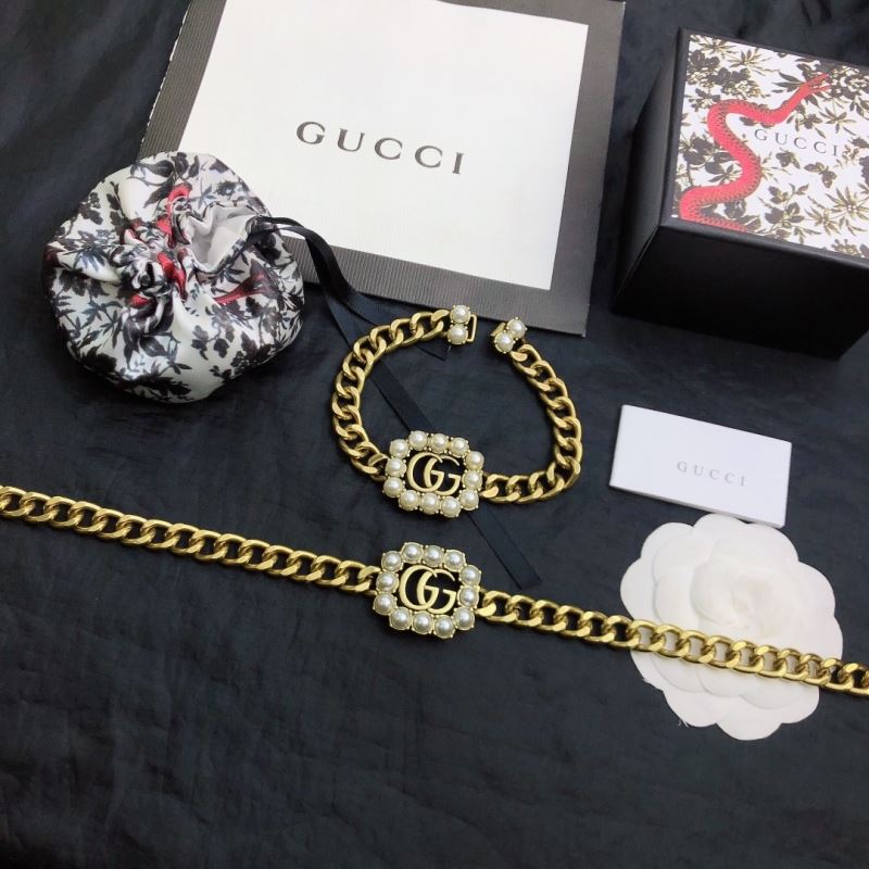G*u*i bracelets